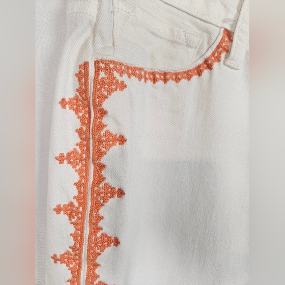 Lucky Brand White Embroidered Charlie Capri Jeans Boho Orange Stitching Size 0 - Picture 2 of 10